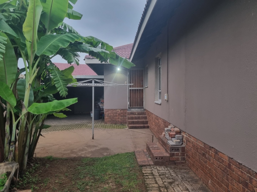 3 Bedroom Property for Sale in Vaalpark Free State